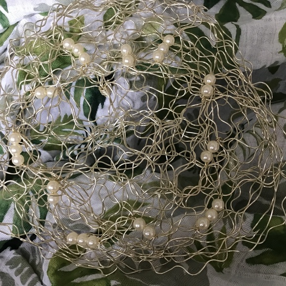 Oasis Floral Products / Lomey 8 in Wire Collar Gold Wire with Faux Pearls - Picture 1 of 2